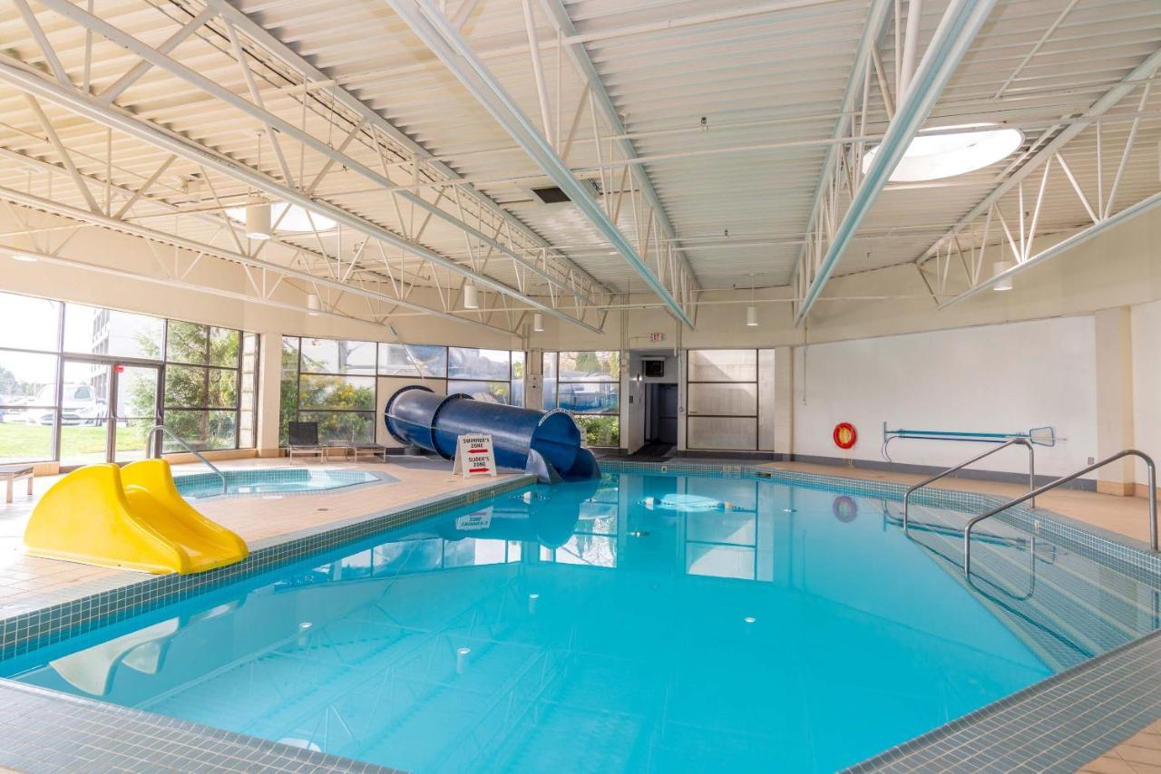 Sandman Signature Vancouver Airport Hotel & Resort Richmond Bagian luar foto