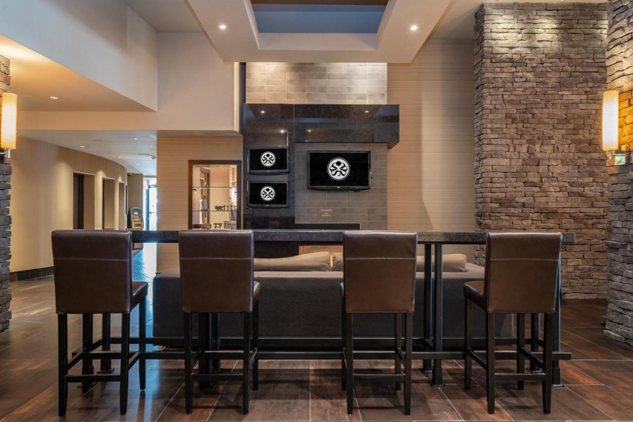 Sandman Signature Vancouver Airport Hotel & Resort Richmond Bagian luar foto