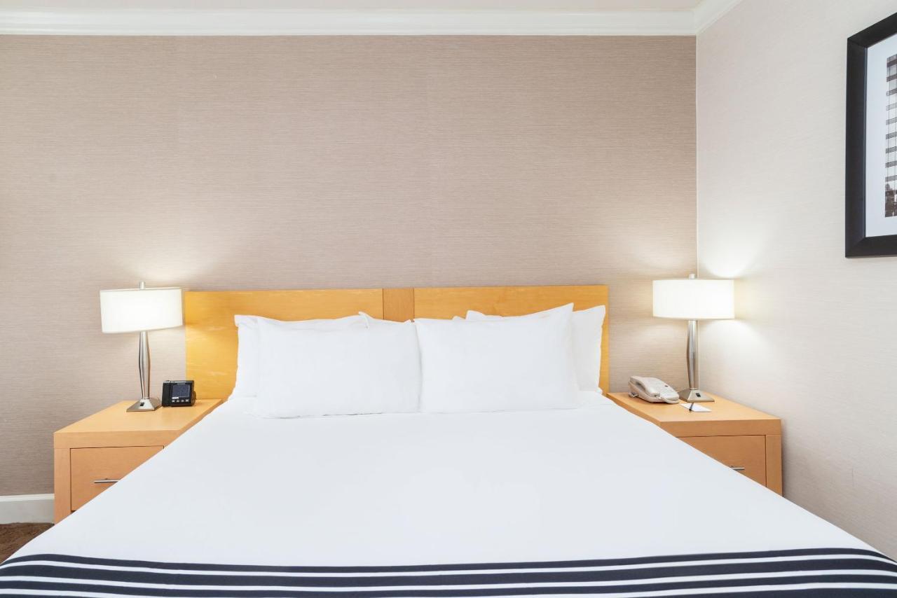 Sandman Signature Vancouver Airport Hotel & Resort Richmond Bagian luar foto