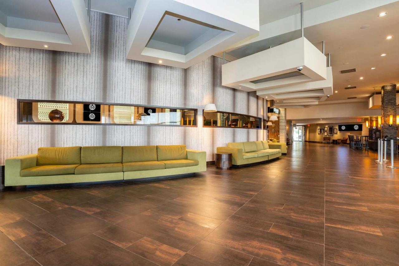 Sandman Signature Vancouver Airport Hotel & Resort Richmond Bagian luar foto