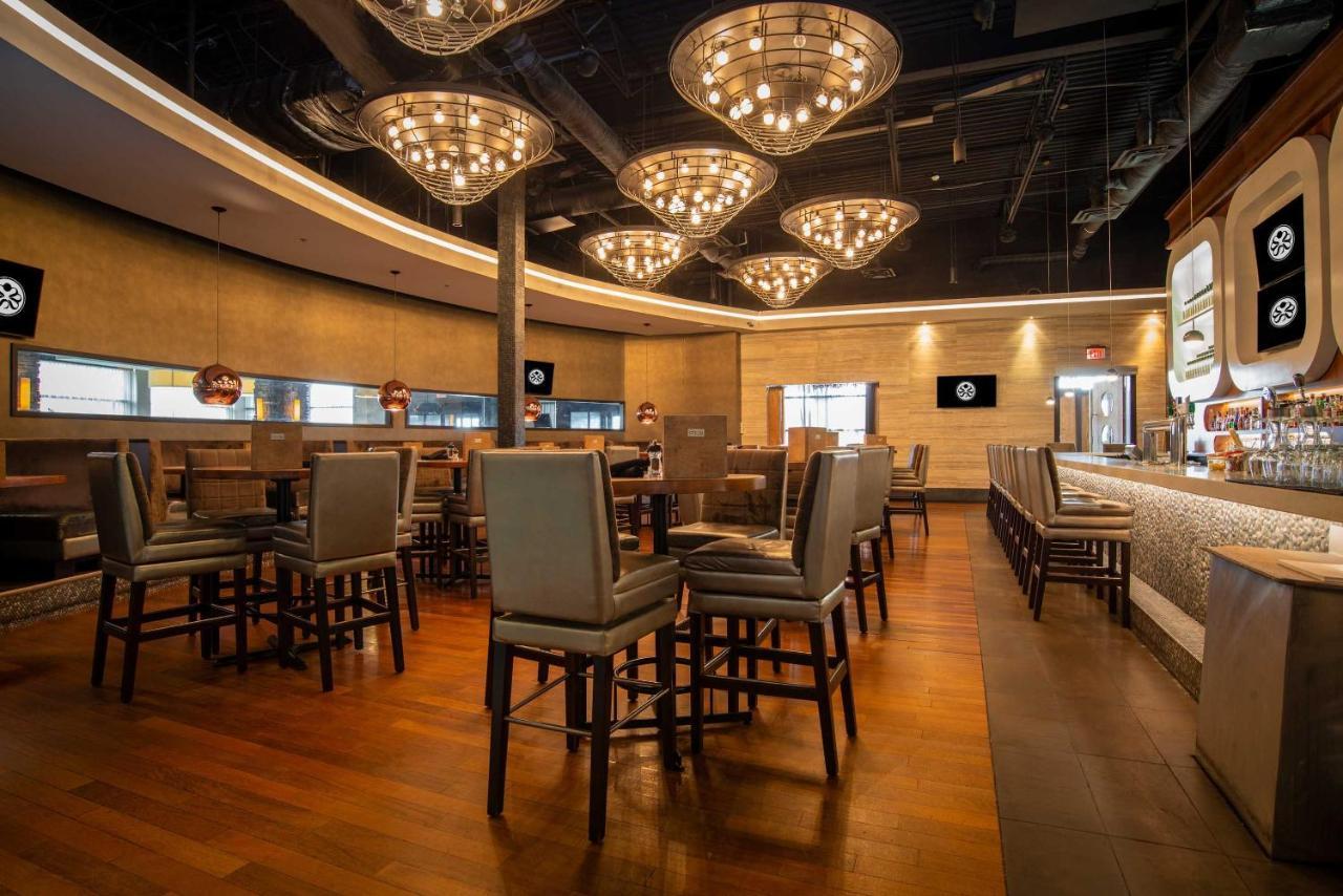 Sandman Signature Vancouver Airport Hotel & Resort Richmond Bagian luar foto