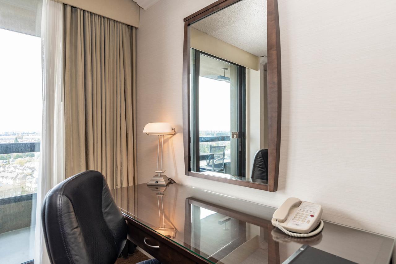 Sandman Signature Vancouver Airport Hotel & Resort Richmond Bagian luar foto