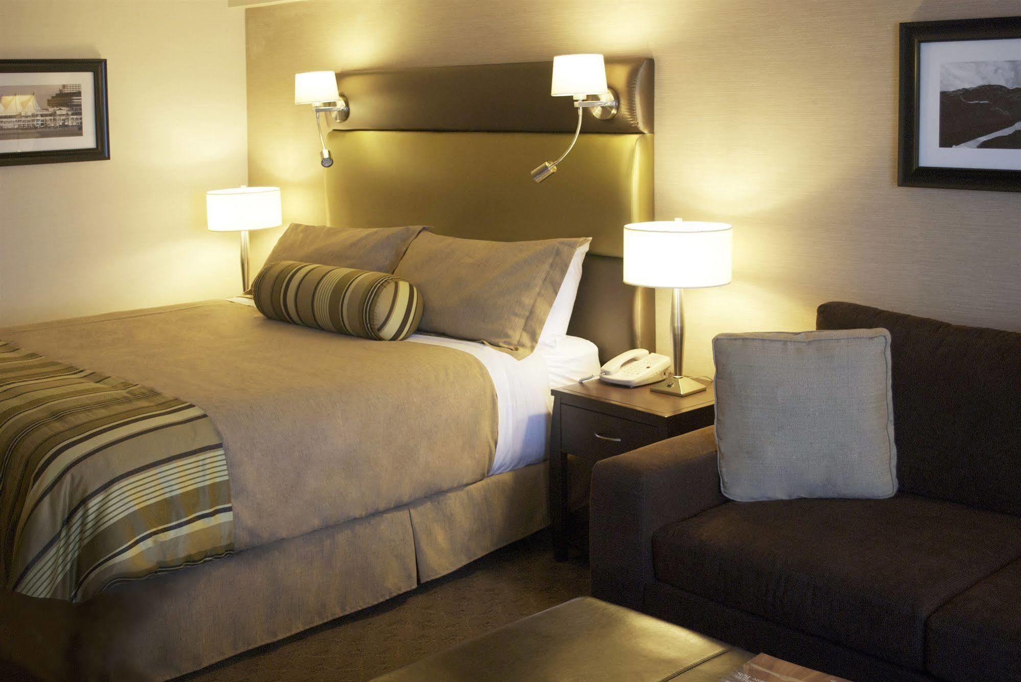 Sandman Signature Vancouver Airport Hotel & Resort Richmond Bagian luar foto