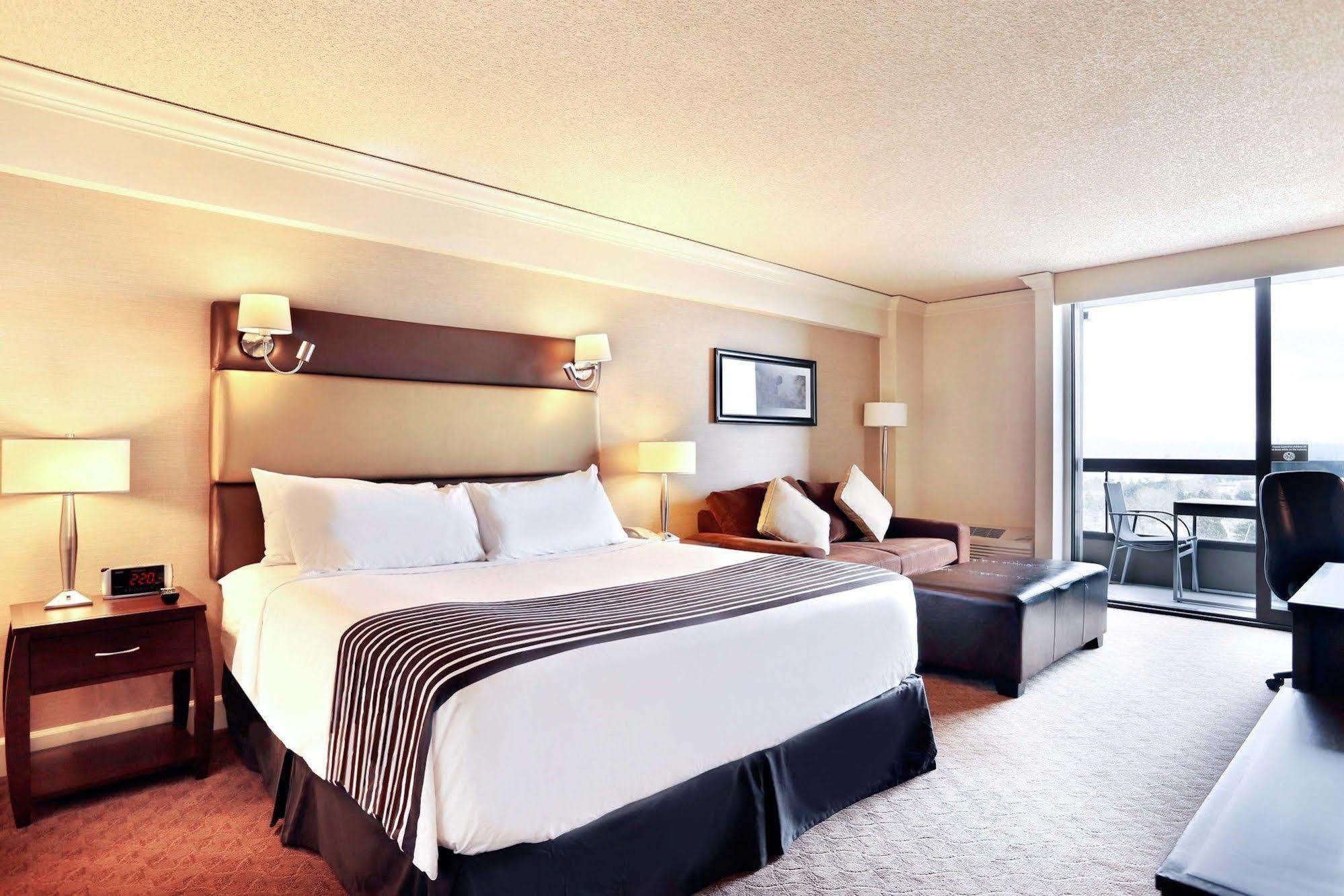 Sandman Signature Vancouver Airport Hotel & Resort Richmond Bagian luar foto