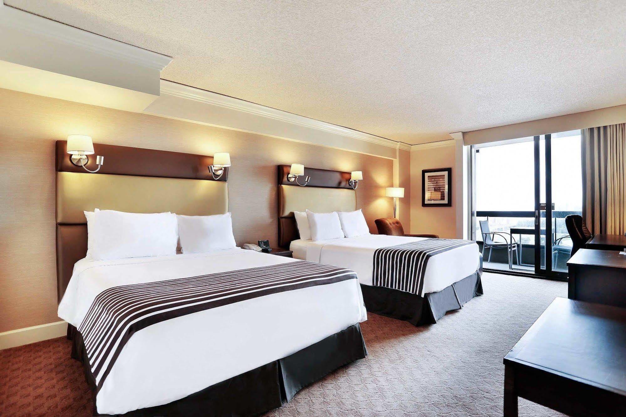 Sandman Signature Vancouver Airport Hotel & Resort Richmond Bagian luar foto