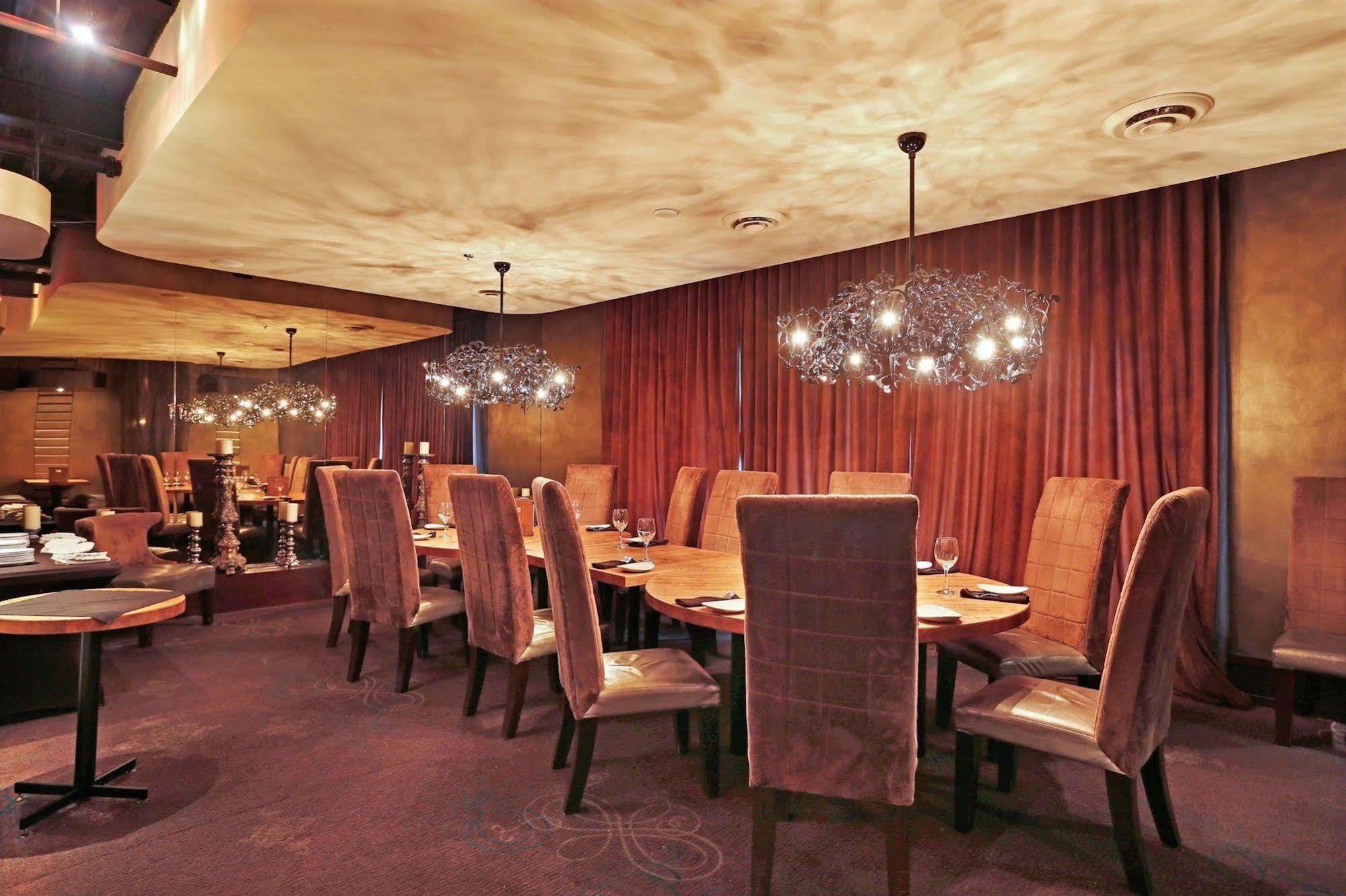 Sandman Signature Vancouver Airport Hotel & Resort Richmond Bagian luar foto