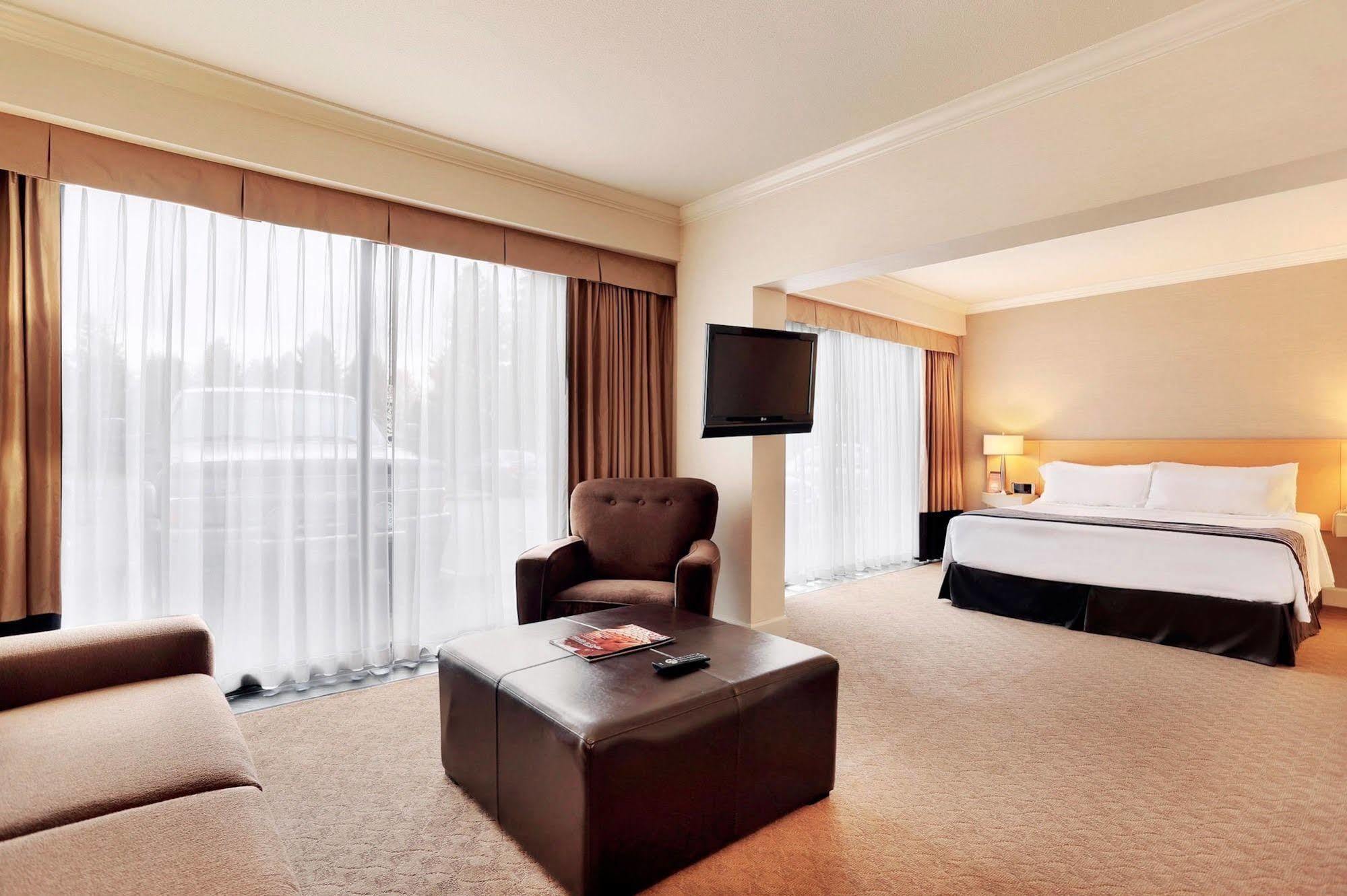 Sandman Signature Vancouver Airport Hotel & Resort Richmond Bagian luar foto