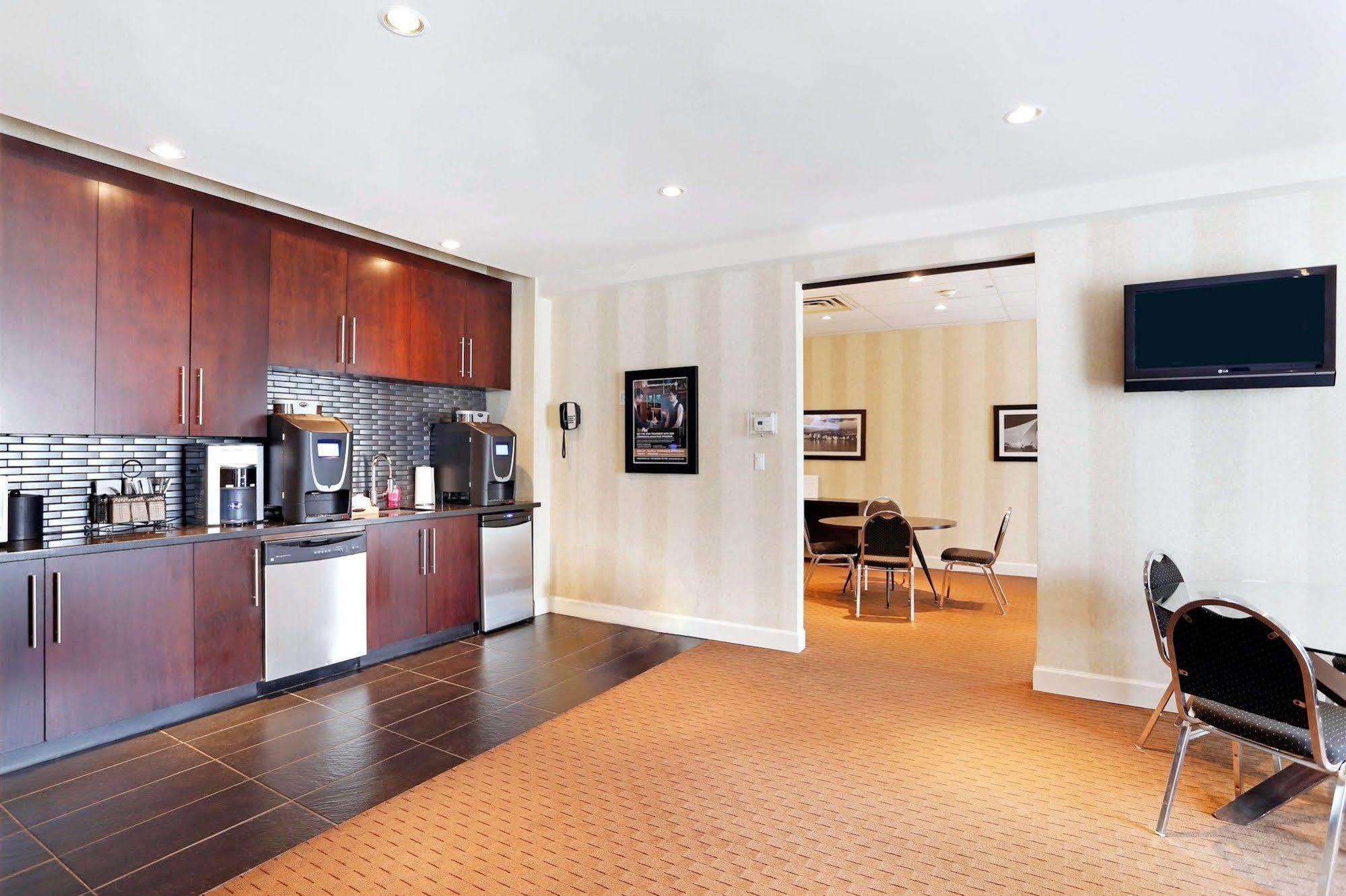 Sandman Signature Vancouver Airport Hotel & Resort Richmond Bagian luar foto